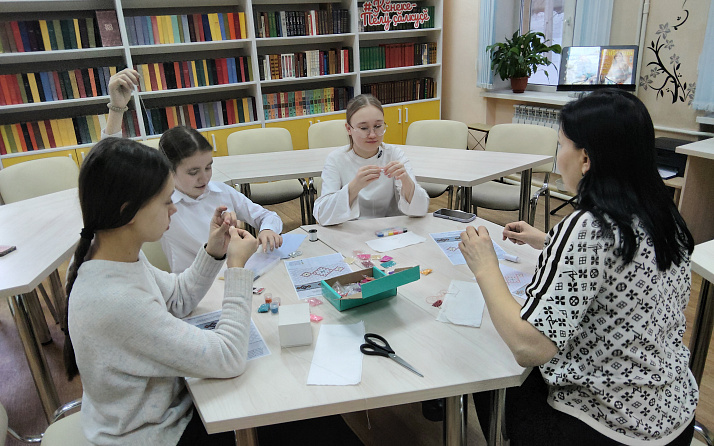 "Гений места" дарит искусство: браслеты своими руками