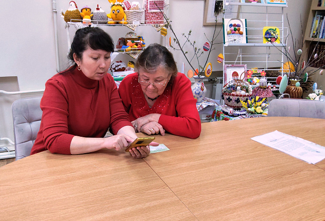 Цифровое Единение: Старшее Поколение Шагает в Онлайн-Мир