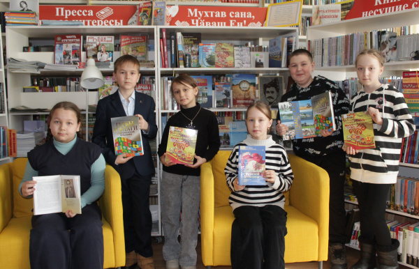 Есть у любого времени свои гербы и знаки – информационно -  познавательный час в  Кшаушской сельской библиотеке