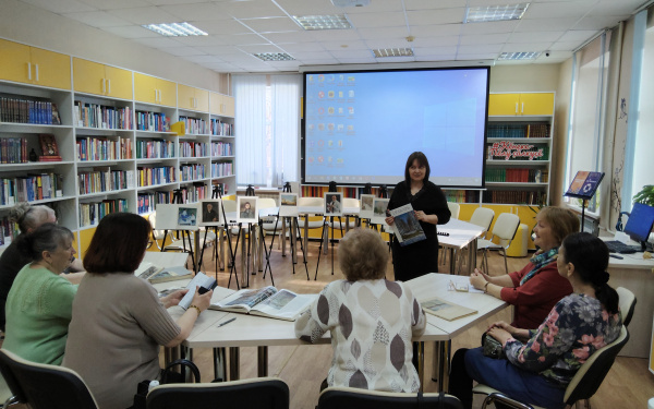 Весна в искусстве: "Женщина с книгой" открывает новые грани