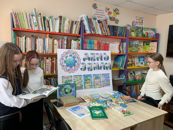 На голубой планете День Земли встречают дети