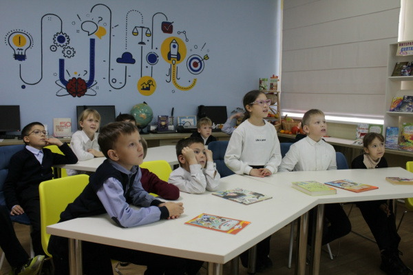 Литературно - игровой час «Есть где-то на свете кошачья планета»