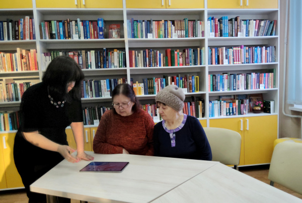 «Поможем вместе»: планшеты для всех поколений