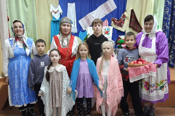 Приоткроем бабушкин сундук