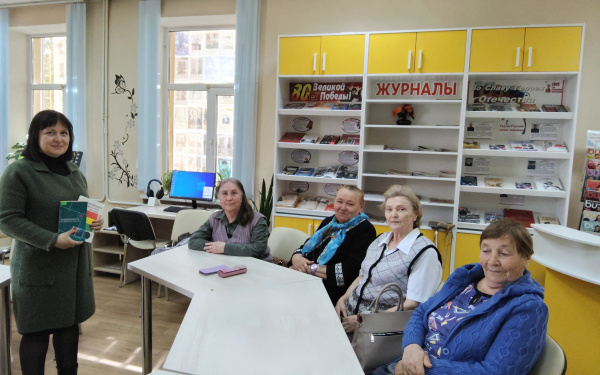 Клуб рукоделия «Вязаная сказка» завершает творческий сезон