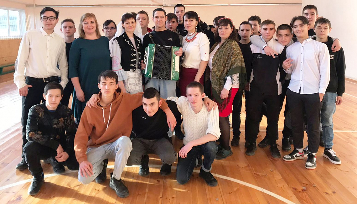 На дружбе народов держится мир: познавательно-игровая программа