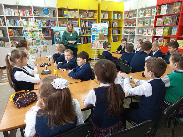 Народы дружат книгами