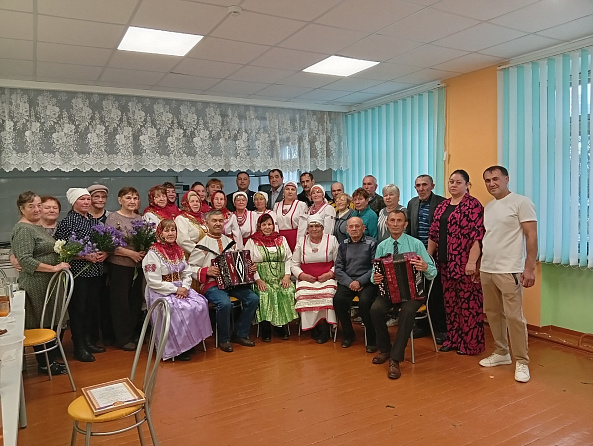 Тёплый вечер для дорогих гостей: празднование Дня пожилого человека в Акулевской библиотеке
