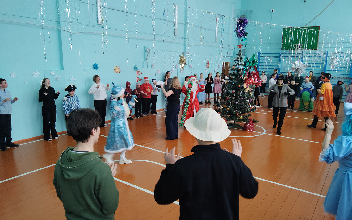 "Новогоднее приключение Буратино": волшебство в МБОУ «Ишакская СОШ»