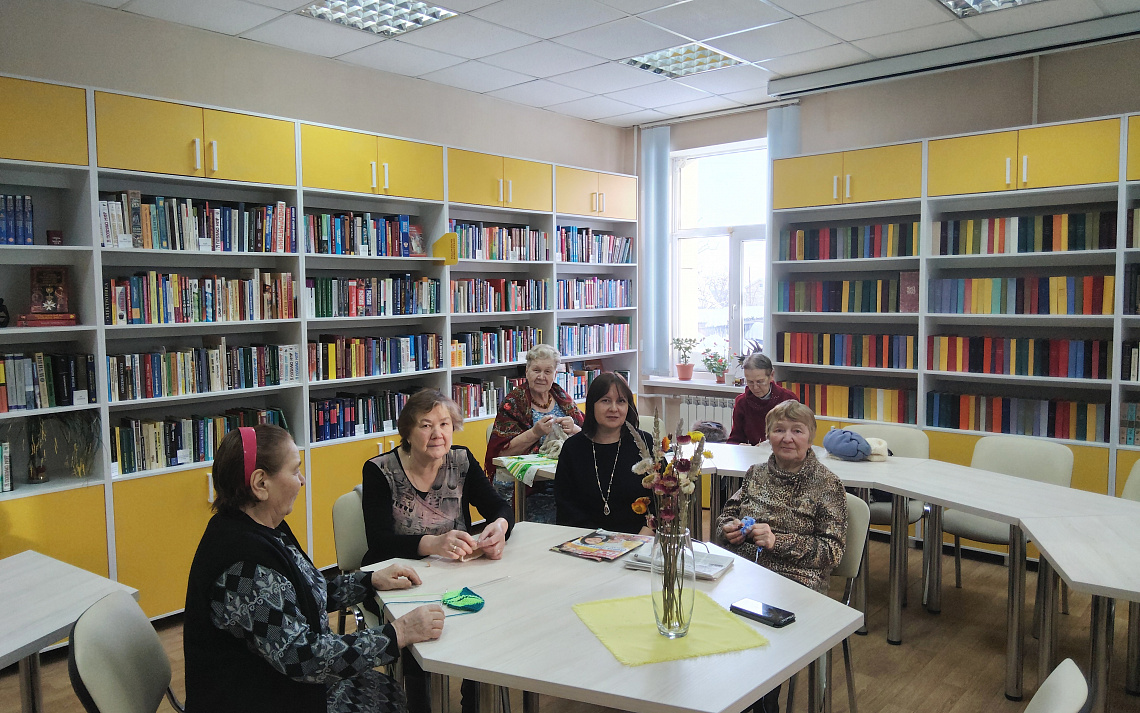 Вдохновение в нитках и словах: клуб «Вязаная сказка»