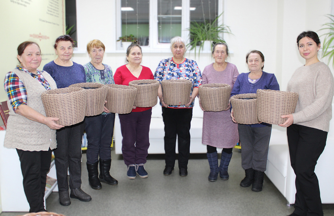 Урок творчества «Кашпо из ротанга»